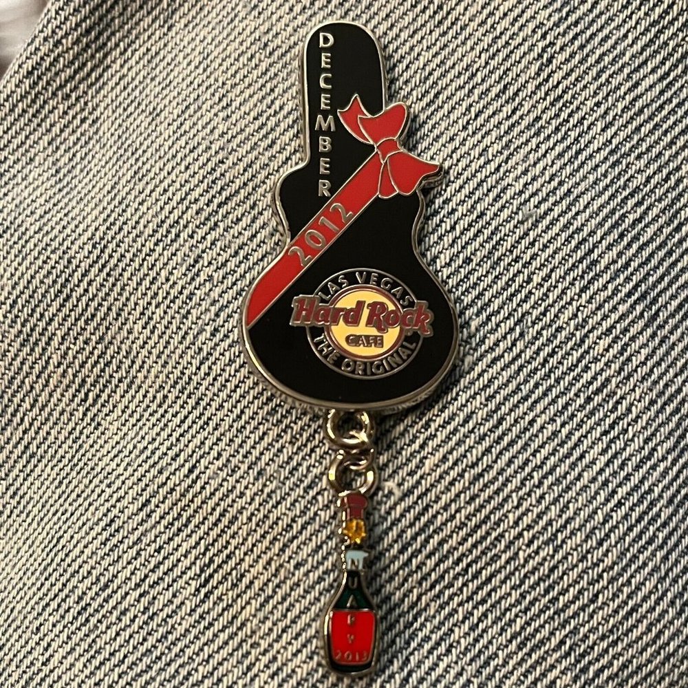 Hard Rock Cafe Pin ~ 2012 Las Vegas ~ Calendar Dangler